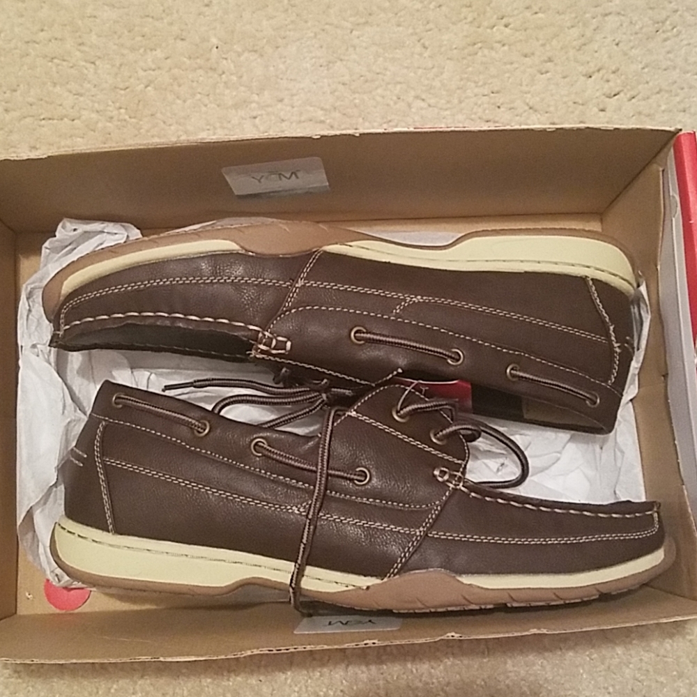 Brown Izod shoes